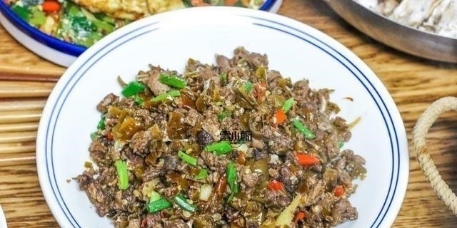 请亲戚来家里吃饭,我做了8菜1汤,有2道菜9成人都没吃过