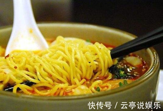 隔夜菜|3种食物宁愿扔了也不吃,每多吃一口,癌就靠近一步