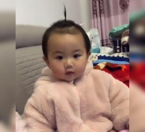 天线宝宝|萌娃用卡通手机给爸爸打电话走红,网友:准确抓住了每句话的精髓