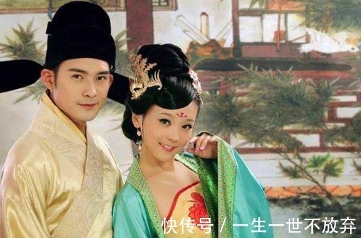 泉水流不尽$古代才女对联招亲,上联“洞中泉水流不尽”,三大才子对出下联!