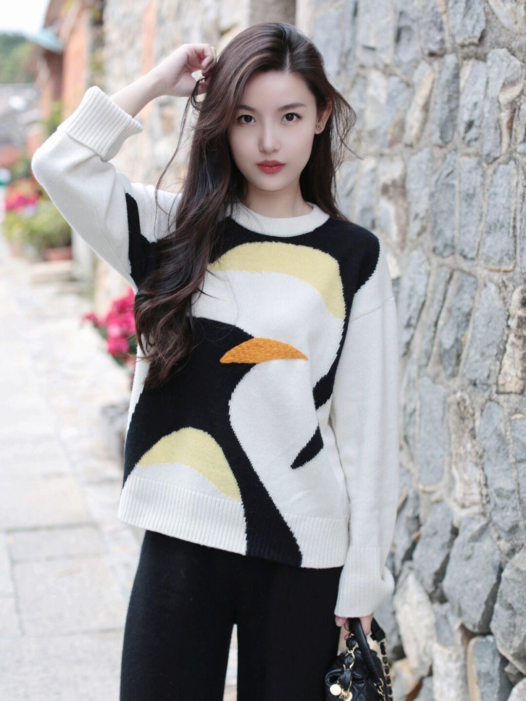 修身性 穿来穿去,还是“毛衣”最百搭,不花哨、不显胖,简约高级又时髦