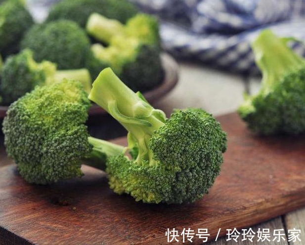 菜贩子说漏嘴,买西兰花以下3种西兰花尽量别买,他们自己都不吃