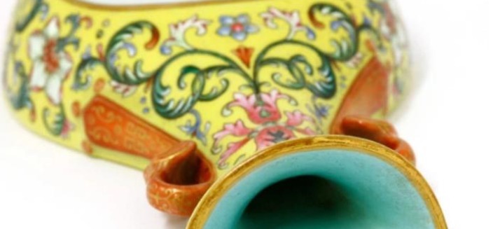 英国|英国花花1英镑买了乾隆时期的花瓶,是中国清朝文物价值8万英镑