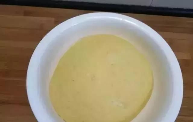 面粉|一碗玉米面，三个鸡蛋，不用烤，不用炸，蓬松柔软，比面包还好吃