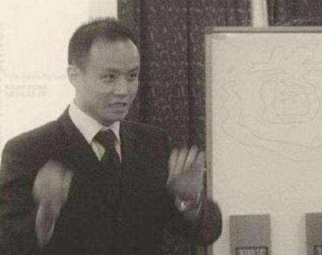 孟非|樂嘉從金牌導(dǎo)師到街頭商演,而今遁入空門,背后到底經(jīng)歷了什么?