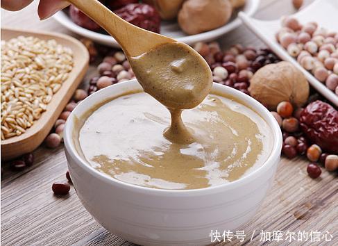 妇科专家女人不想老太快,常吃3种碱性食物,呵护卵巢