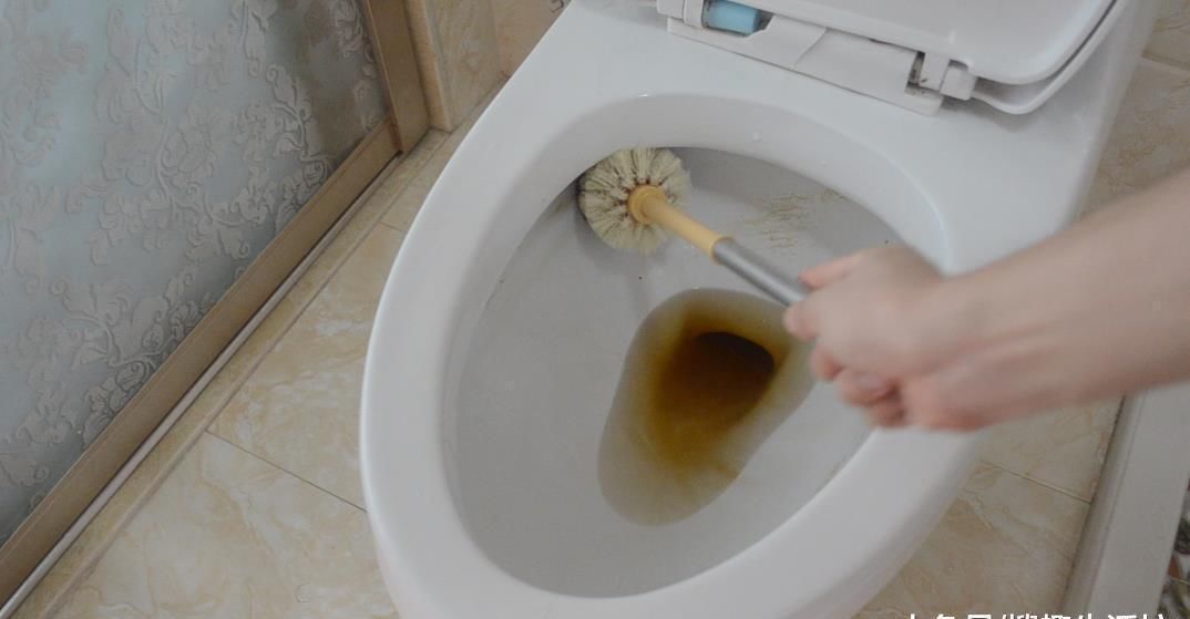 小苏打|不管马桶多黄多脏, 只需倒一碗它进去, 马桶一冲立马变干净