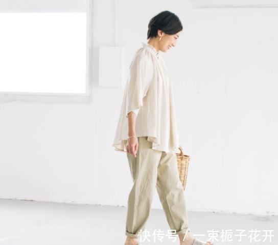 教科书 日本主妇的教科书“穿搭”，学会使用极简搭配，年过50岁依旧年轻！