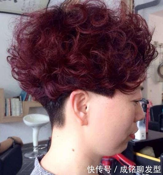 打理 60岁后最不适合的三个发型,第一个显老,第二个没女人味,莫踩雷