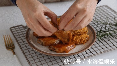 鸡翅这样做太香了,轻轻一掰就能脱骨,做一盘吃一盘,根本不够吃
