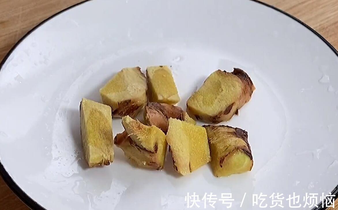 猪大肠|大厨30年卤肥肠配方,掌握关键的这一步,咬一口,汁香味浓满嘴香