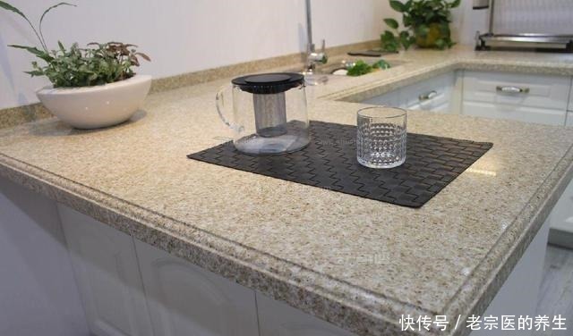 石英石|石英石台面才用了几年，全是裂缝，全是因为“柜体落差”！