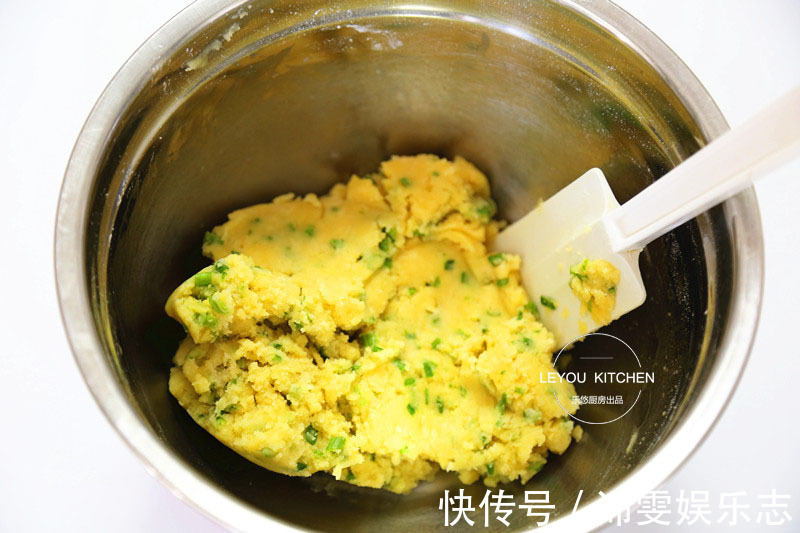 做法|看一眼就会的酥饼做法,一点糖没放,入口即化,比买的好吃许多