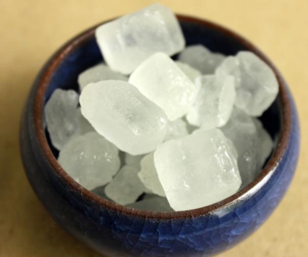 买冰糖时，买白的还是黄的杂货铺小伙说漏嘴，以后别再乱买了