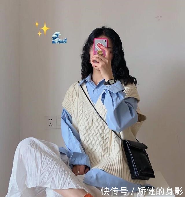 打底|穿衬衫别再“扎起来”!今年最流行这3种“新颖”穿法,时髦高级!