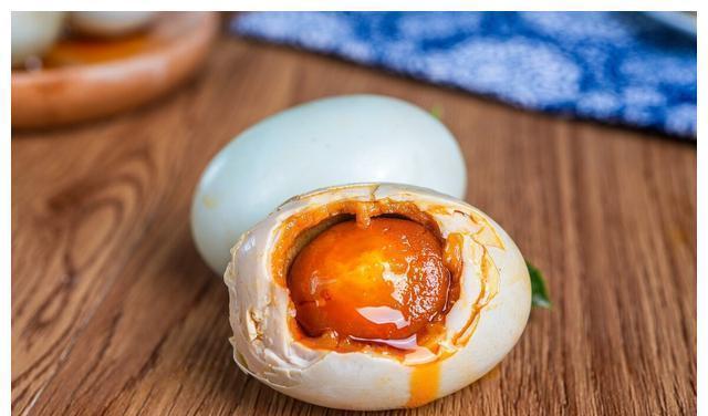 冬季|建议中老年人:冬季多吃4种健康食物,好吃不贵,对身体好