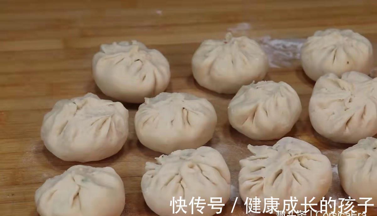 2个洋葱,一把芹菜,教你好吃做法,超解馋,比吃大鱼大肉还香