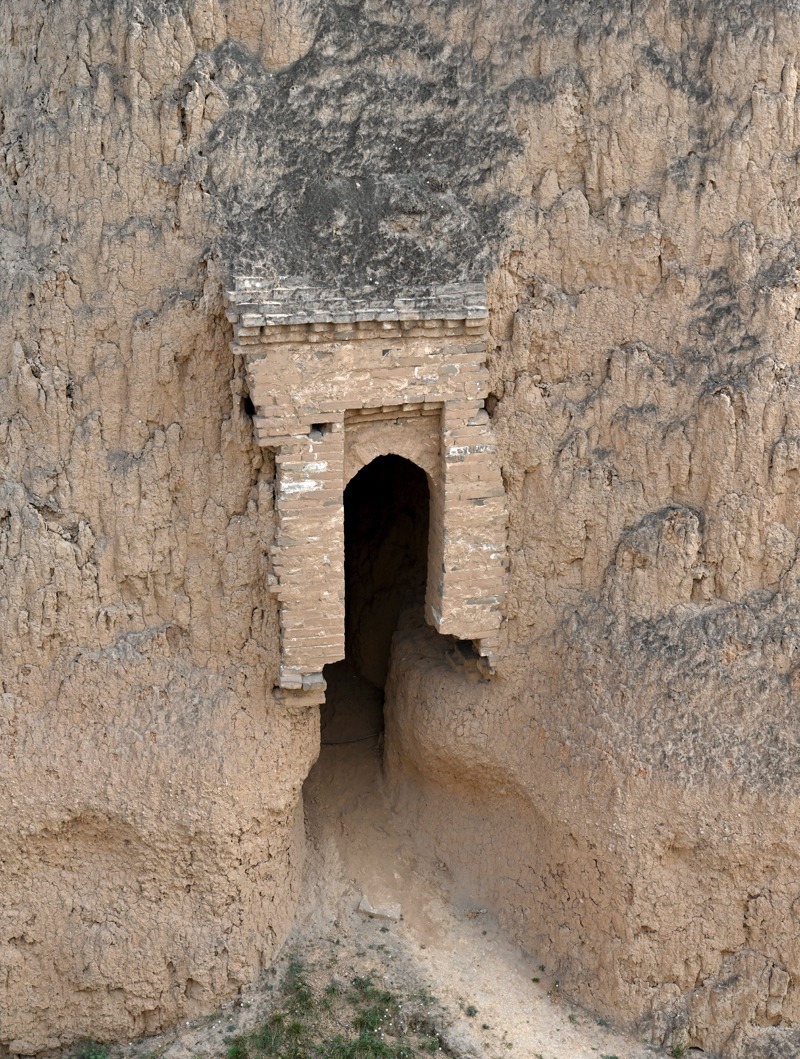 砖块|黄土高坡百米绝壁藏神秘古堡，无人知道原委，80岁大娘揭开秘密