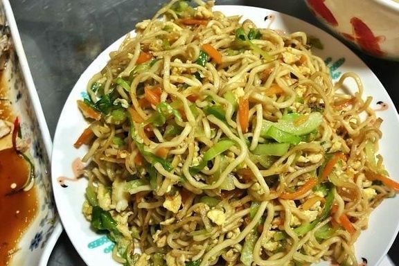 外婆家|七夕外婆家聚餐，舅妈做了满满2桌菜，网友：还是农村好，真不错