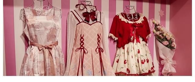 游戏|闪耀暖暖:当游戏内的套装来到现实是什么画面?你敢想,狗叠敢做