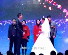 |搞笑GIF: 恐怕你要换一条裤子了 姑娘想都没想直接就坐了上去