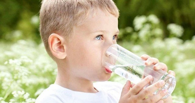 大孩子|宝妈带4岁大孩子喝咖啡,无知父母不知要坑苦多少娃