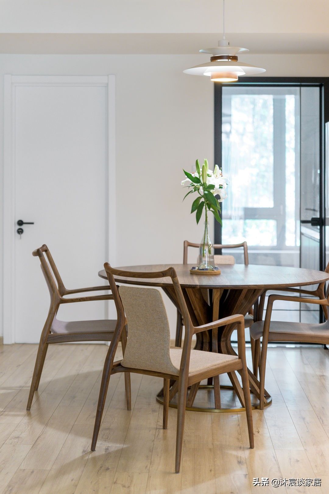 实用|她家不做吊顶也不做背景，不断给空间“减负”，真是越简单越好看