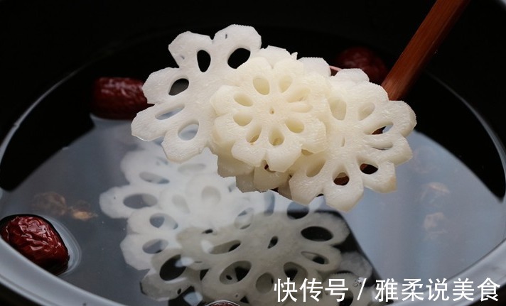 秋天要多吃莲藕,教你简单做法,不炖不凉拌,面如桃花好入秋