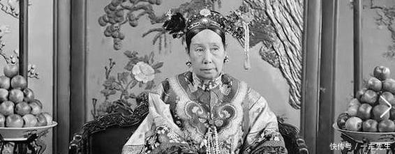 立下|慈禧死的时候立下三个遗嘱,第一个为了她的老情人,第二个太可笑