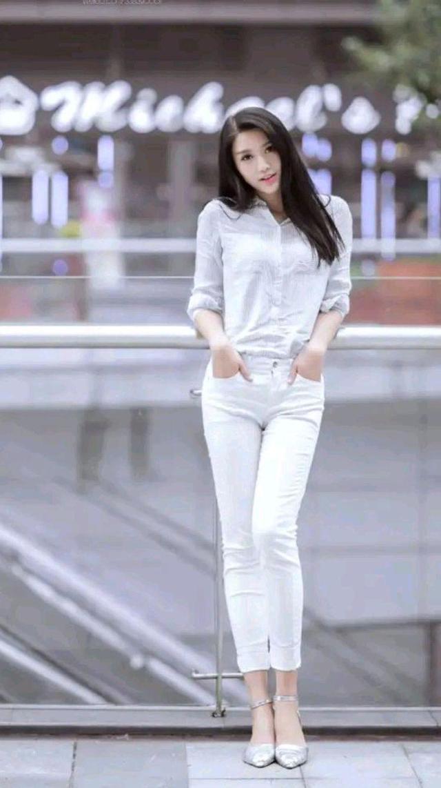 T恤|T恤配牛仔裤太土换成衬衣就时髦多了