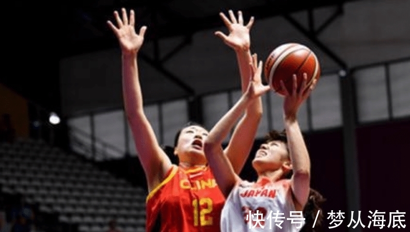 女巨人|2米女巨人嫁1.8米丈夫,上门作客撞门框,未来婆婆:拆了,换大的