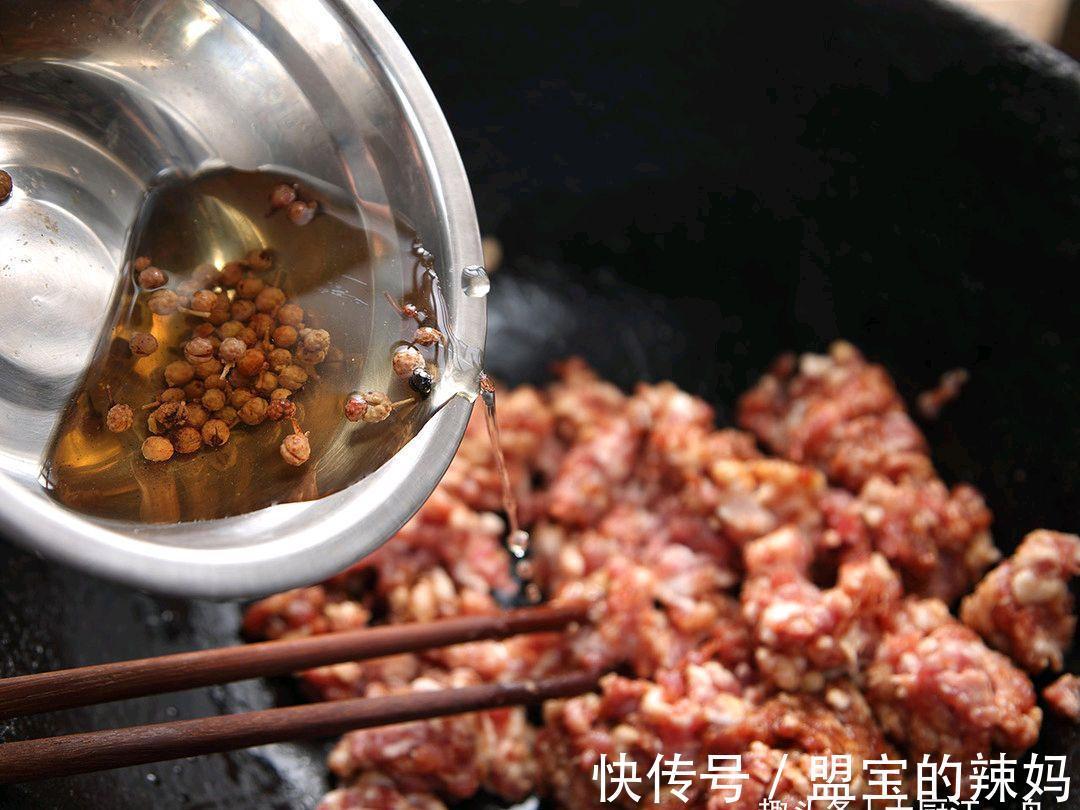 肉馅水饺调馅,记好“3要1不要”,肉馅鲜嫩多汁还不柴,你知道吗