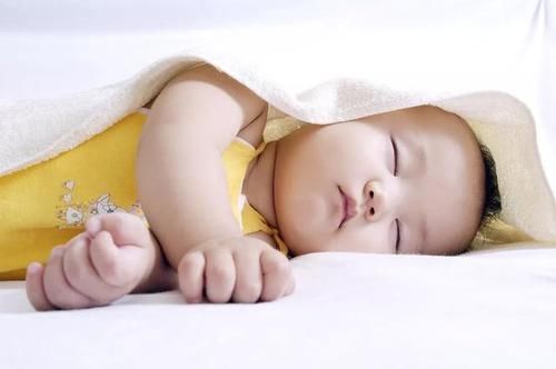 智力|李玫瑾教授：孩子睡觉时有这三个反应，暗示脑部发育快，更聪明