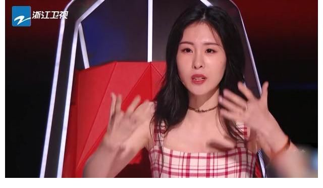 黄霄云|《好声音2021》仅播两期,四位助教差距已显露,那英当面夸张碧晨