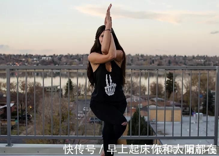 滋养|这套经典瑜伽动作,帮你打开髋部关节,滋养骨盆效果杠杠滴