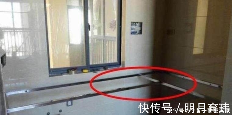 泥工|师傅做橱柜的方法真简单,几根方管,再加几块地砖就完成了