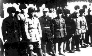 家里|西路军干部和部队失散,沿路乞讨被裁缝救下,后为其家人安排工作