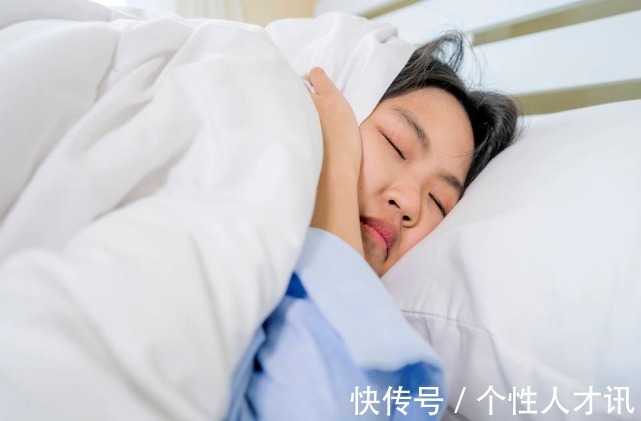 糖分|注意,甜食不是糖尿病的“源头”,日常3大因素或会“诱发”糖尿病