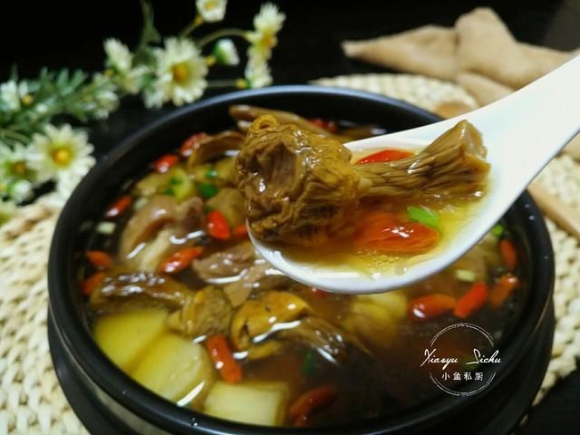 炖羊肉汤时,别直接下锅,牢记这3步,汤浓肉鲜香,还没膻味