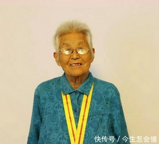 抗战|九旬老人证明自己是抗战女兵,只做了一个动作,所有人都信了