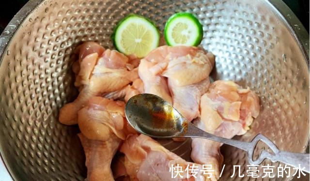 烤翅|小孩子最爱的鸡翅根做法，简单又快速，不油腻反而很清香！