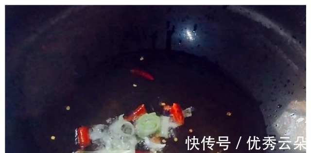 跟着我一起|花菜不要直接入锅炒，记得多加一步骤，花菜出锅清淡入味，很下饭！