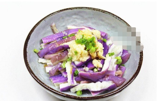 茄子这样做,没放油,吃着清爽美味,还有蒸茄子不变色的妙招