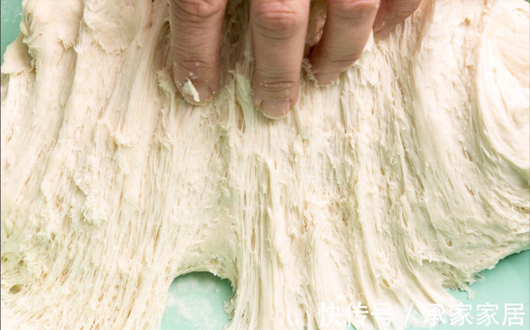 蒸包子容易“死面”？奶奶教我3窍门，包子松软可口，出锅不回缩