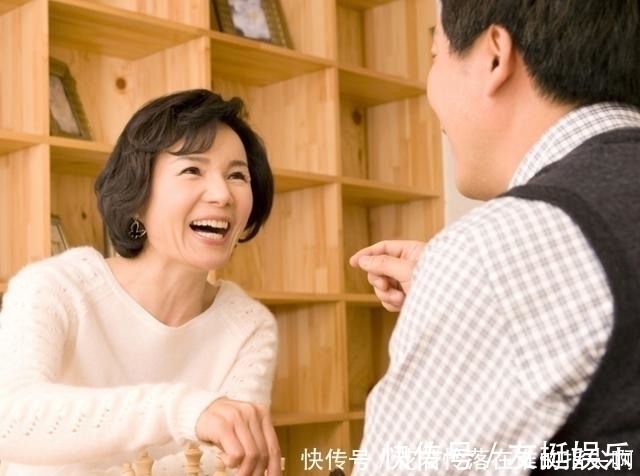 老年人|他们做了10多年丁克，妻子意外怀孕如今成女儿奴，谁说丁克不后悔
