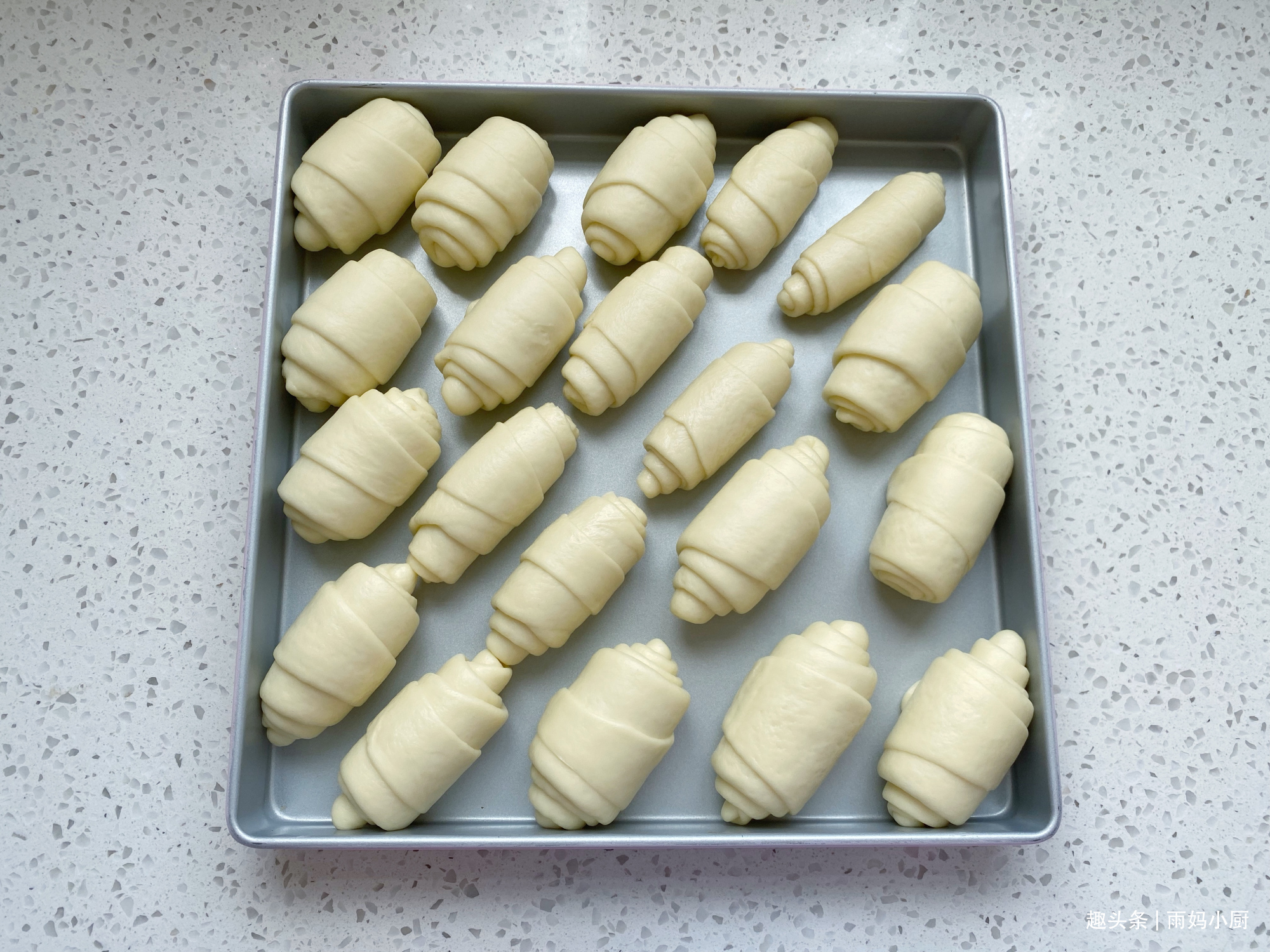 用了九年的面包配方，奶香浓郁又拉丝，做法简单，比买的好吃