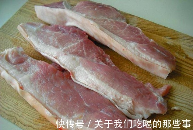 腌腊肉时，10斤肉放多少盐？牢记3点，腊肉不霉不臭，越放越好吃