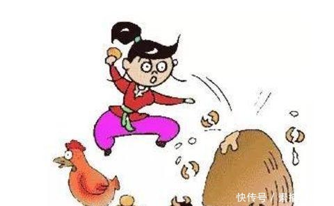 香烟|小哥心真大,水都快浸过床了还只顾着捞香烟