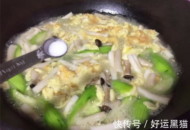 家人|天热容易出汗，多给家人煮这汤，鲜美好吃又省时，8分钟就能做好