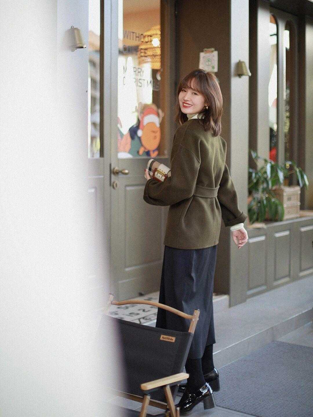 外套 精致女人选外套,必入这“三款”,简约优雅又有气质,谁穿谁美